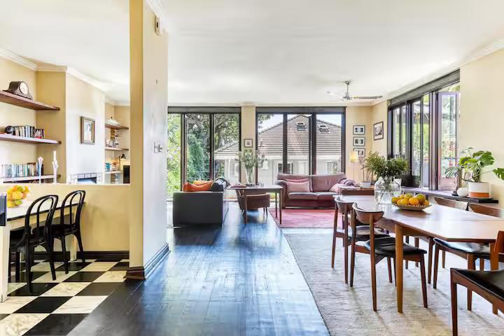 To Let 4 Bedroom Property for Rent in Tamboerskloof Western Cape